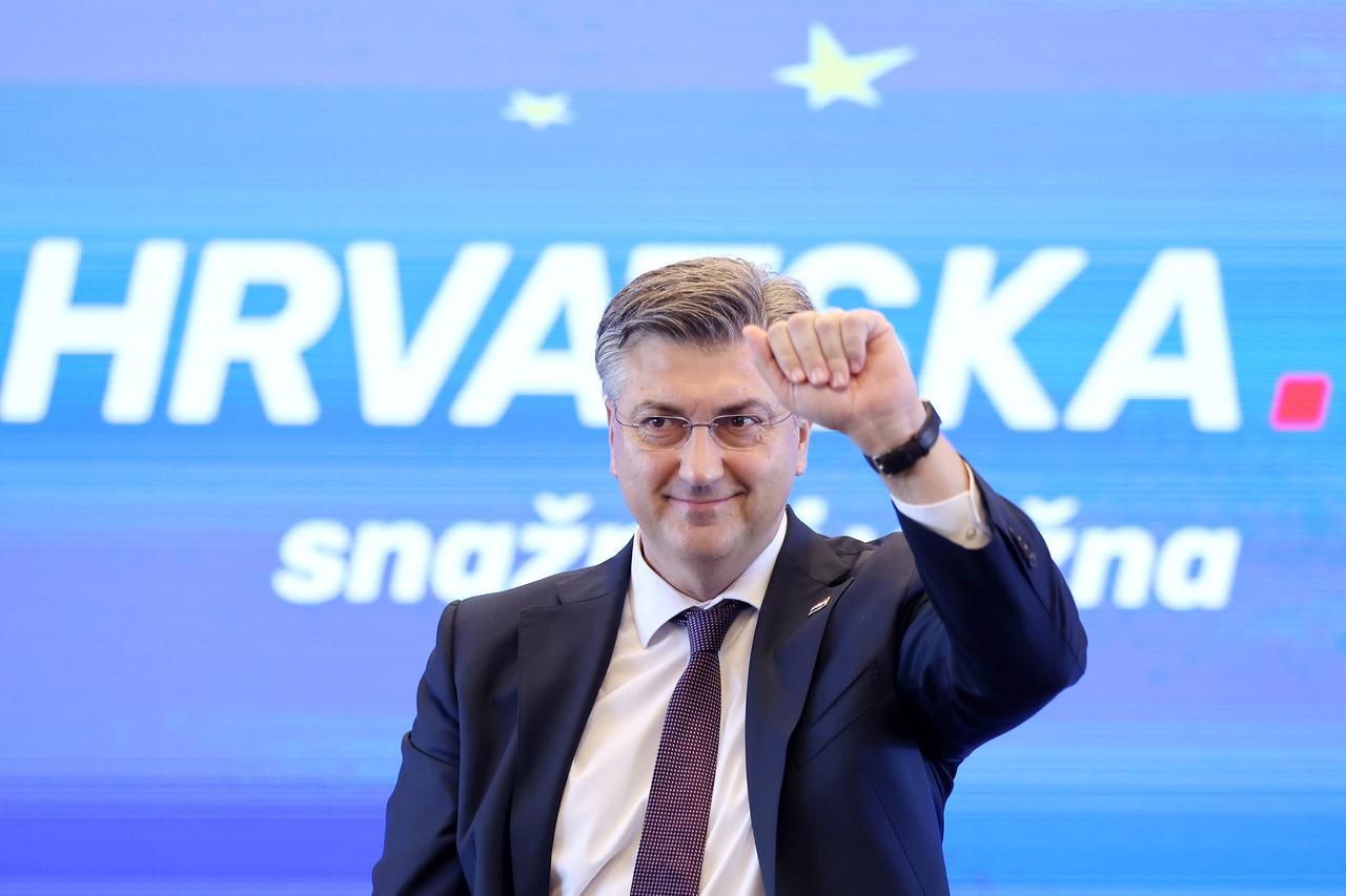 Zagreb: Radni sastanak Plenkovića i kandidata s liste HDZ-a za europske izbore s glavnim tajnikom EPP-a Thanasisom Bakolasom