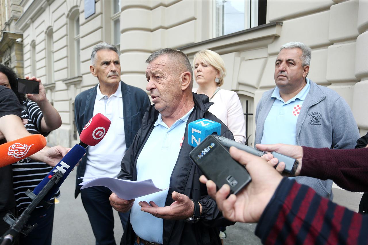 Inicijativa branitelja grada Petrinje predaje kaznenu prijavu protiv Milorada Pupovca
