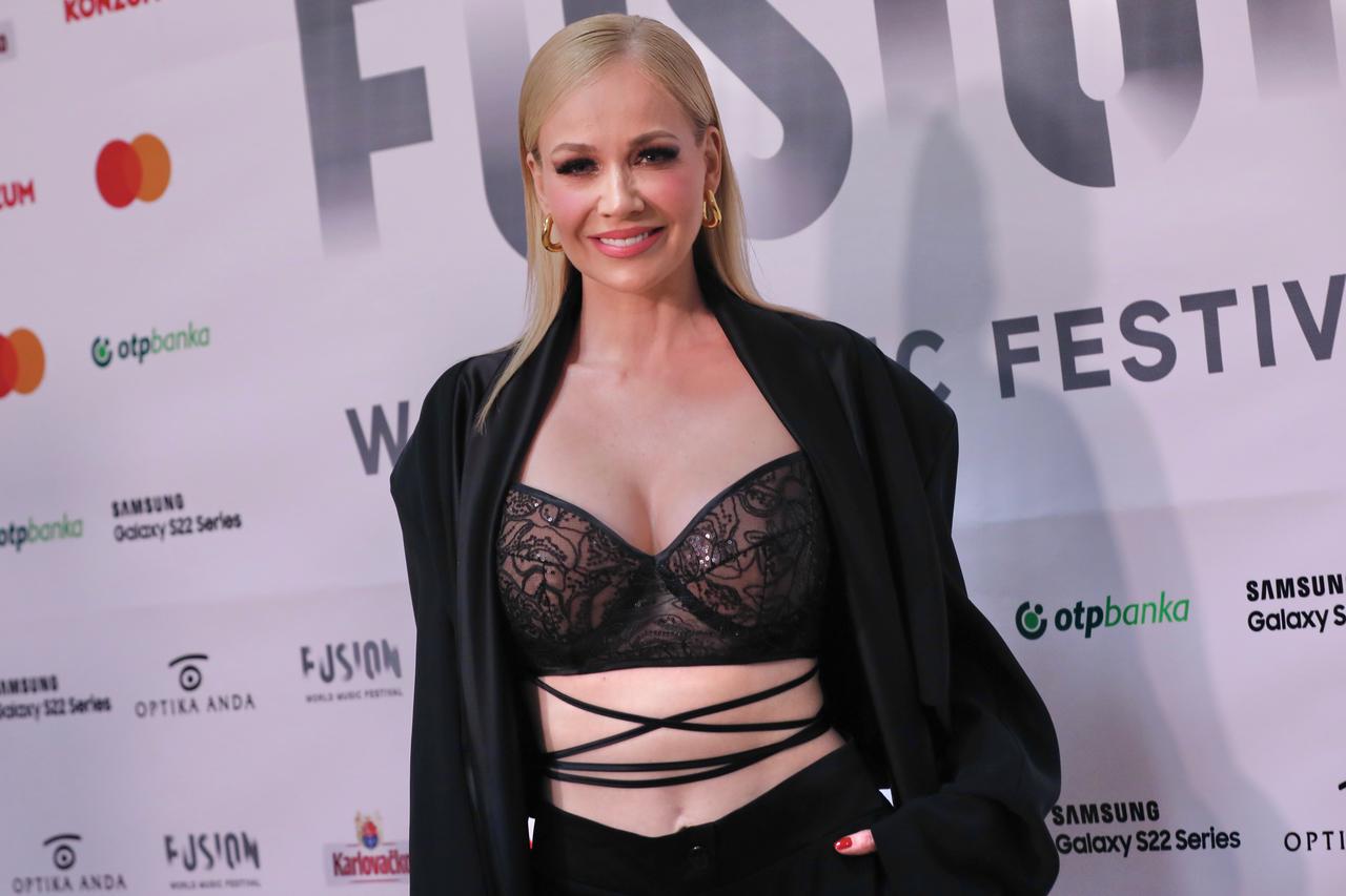 Split: 23.8.1977. rođena pjevačica Jelena Rozga 