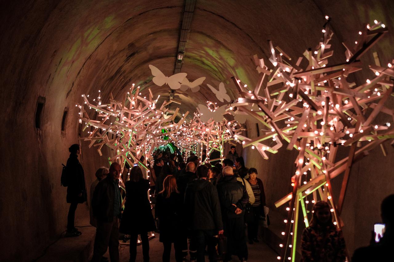 U središnjem dijelu tunela Grič svake godine zaživi čarobna šuma, posve drukčija nego godinu prije