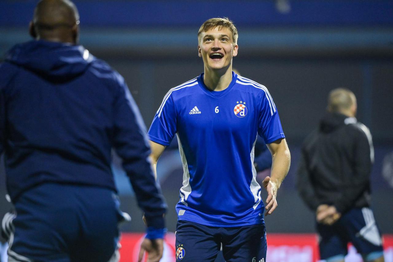 Zagreb: Dinamo odradio večernji trening uoči sutrašnje utakmice protiv Salzburga