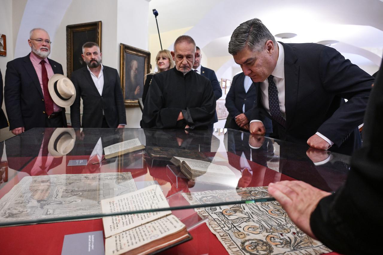 Zagreb: Predsjednik Republike Hrvatske Zoran Milanović obišao je Sakralni muzej Grkokatoličkog sjemeništa u Zagrebu i grkokatoličku konkatedralu sv. Ćirila i Metoda