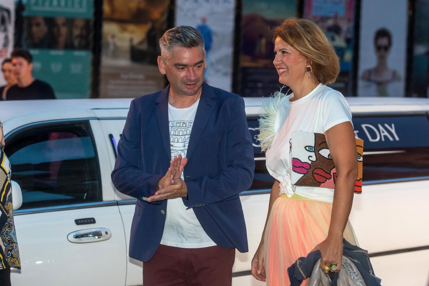 29.08.2020.., Pula - U Areni otvoren Pula film festival prvi put u novom terminu, bez vatrometa i uz postivanje epidemioloskih mjera. Festival je otvorenim proglasio Zdravko Zima, izaslanik predsjednika Republike Hrvatske.  Na fotografiji gradonacelnik Pule Boris MIletic sa suprugom Larom MilaticPhoto: Srecko Niketic/PIXSELL