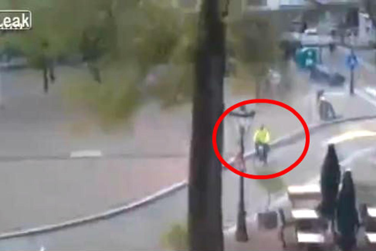 Biciklist za dlaku izbjegao smrt tijekom oluje u Amsterdamu