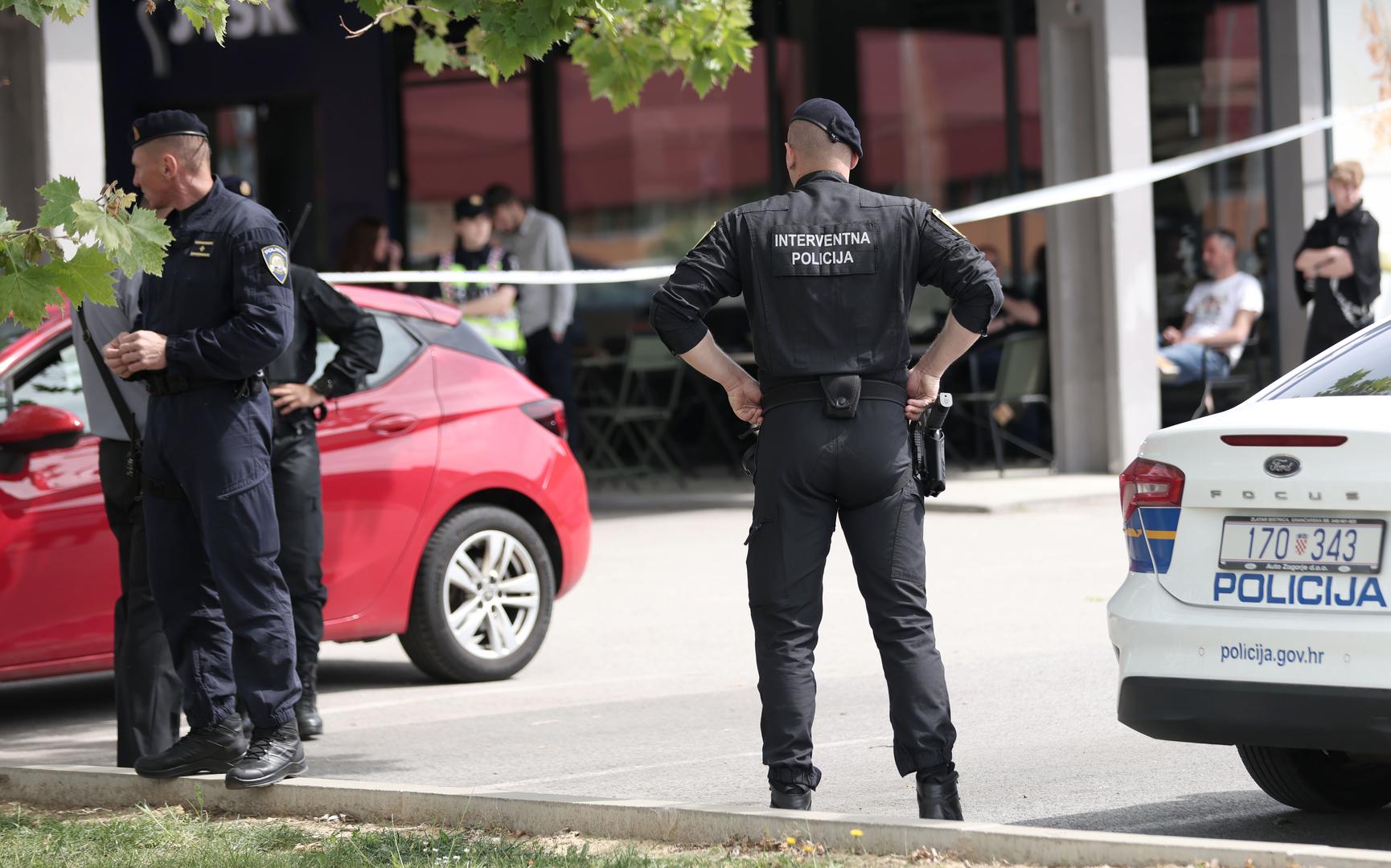 Prema dosad poznatim informacijama, policajac je u trenutku napada bio izvan službe.