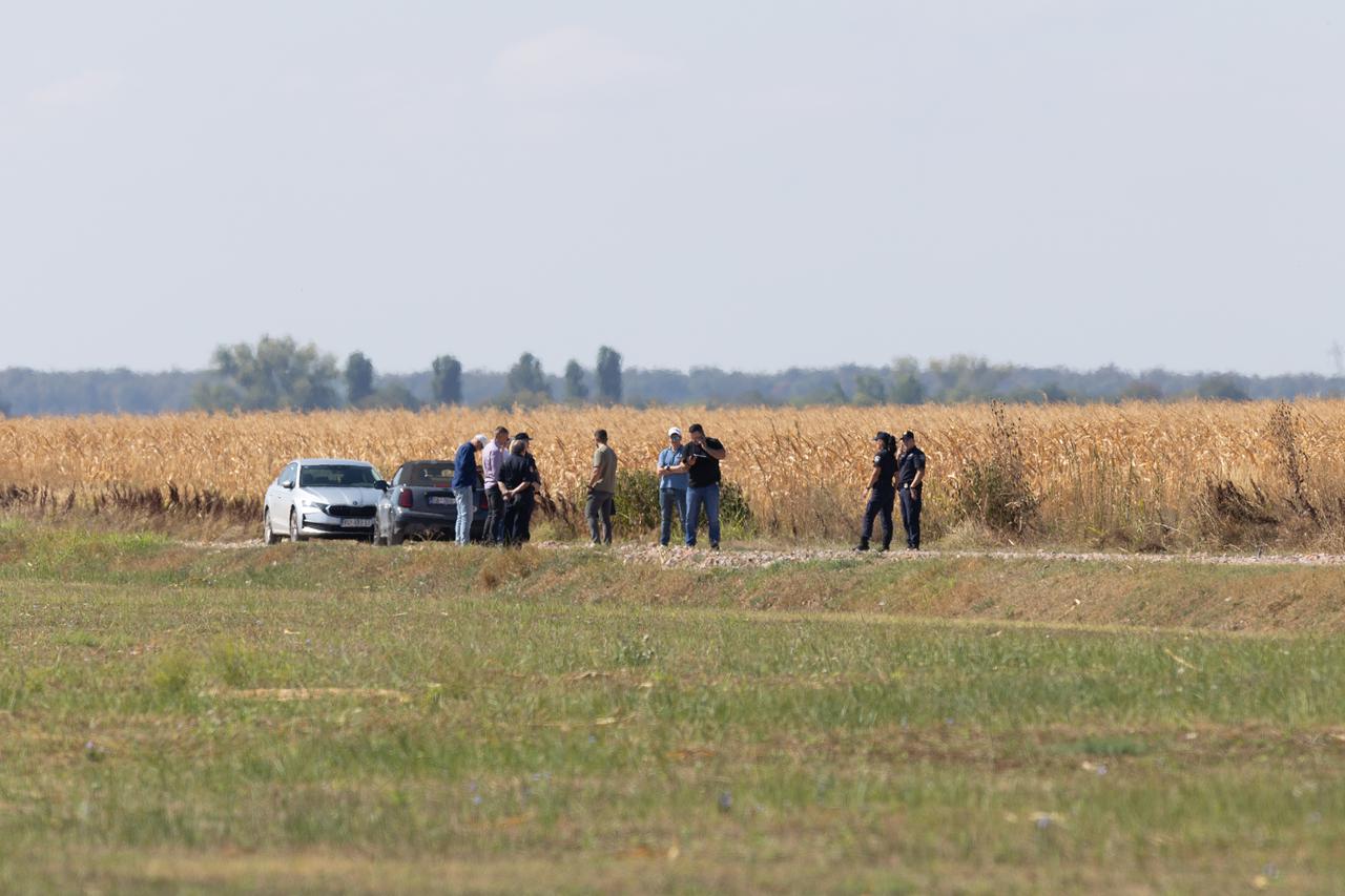 Vinkovci: Srušio se zrakoplov između Rokovaca i Vinkovaca