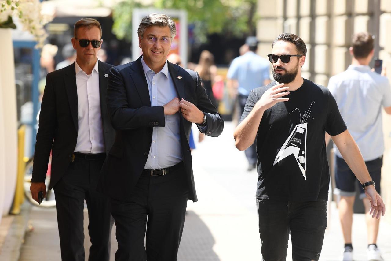 Kandidati HDZ-a u I. izbornoj jedinici na čelu s Plenkovićem obišli centar Zagreba