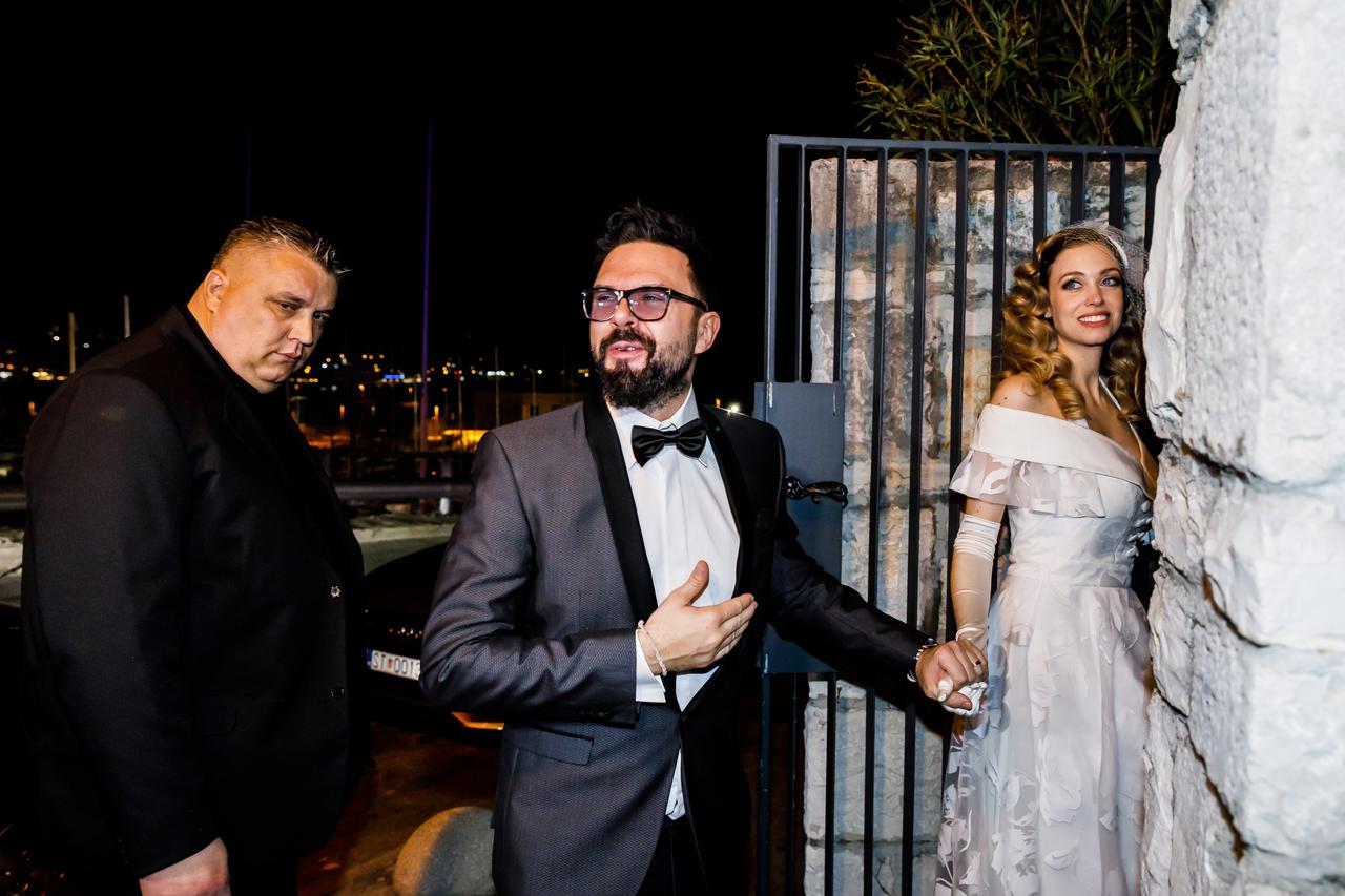 Split: Petar Grašo i Hana Huljić stigli u restoran gdje će se održati slavlje nakon vjenčanja