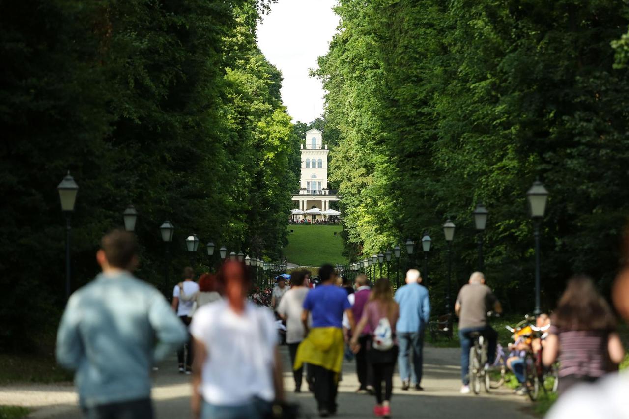Zagreb: Nedjeljno poslijepodne u parku Maksimir