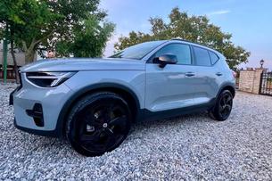 Volvo XC40  automatik B3-Prvi vlasnik,Tvornicka garancija,nije uvoz