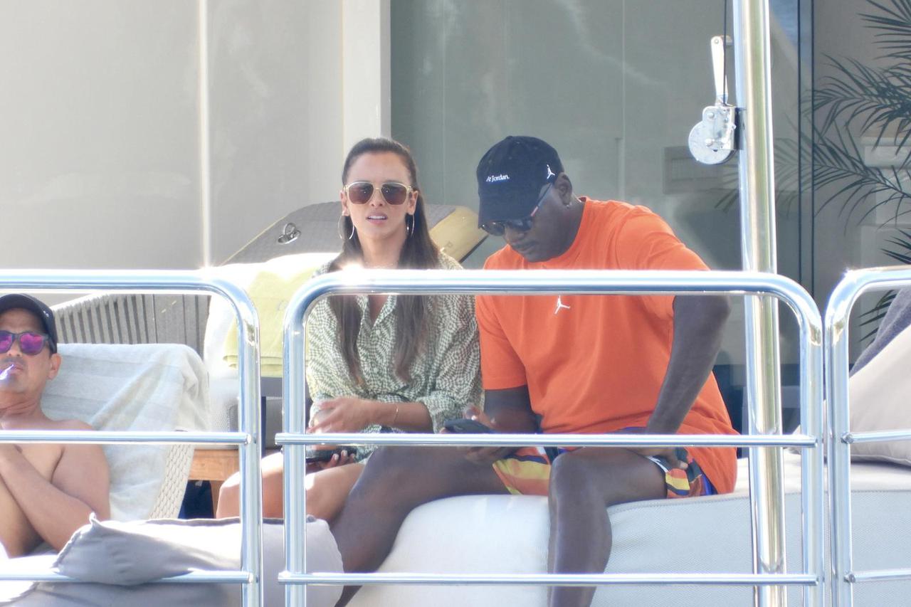 ARHIVA - 2021. Michael Jordan stigao je na Hvar, sa suprugom napravio selfi 