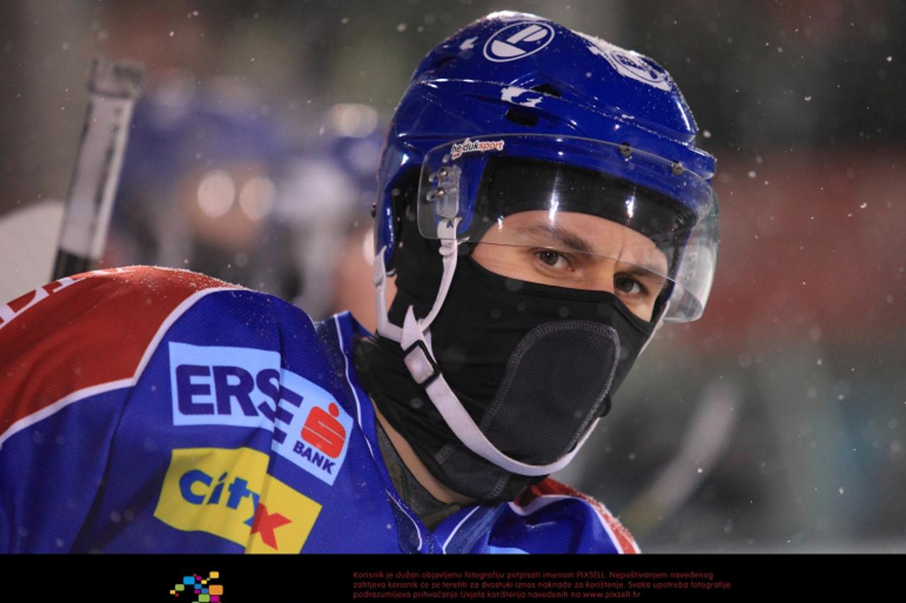 '03.02.2012., Salata, Zagreb - Nescafe Salata Winter classic 2012, utakmica izmedju  KHL Medvescak - HDD Tilia Olimpija. Photo:Antonio Bronic/PIXSELL'