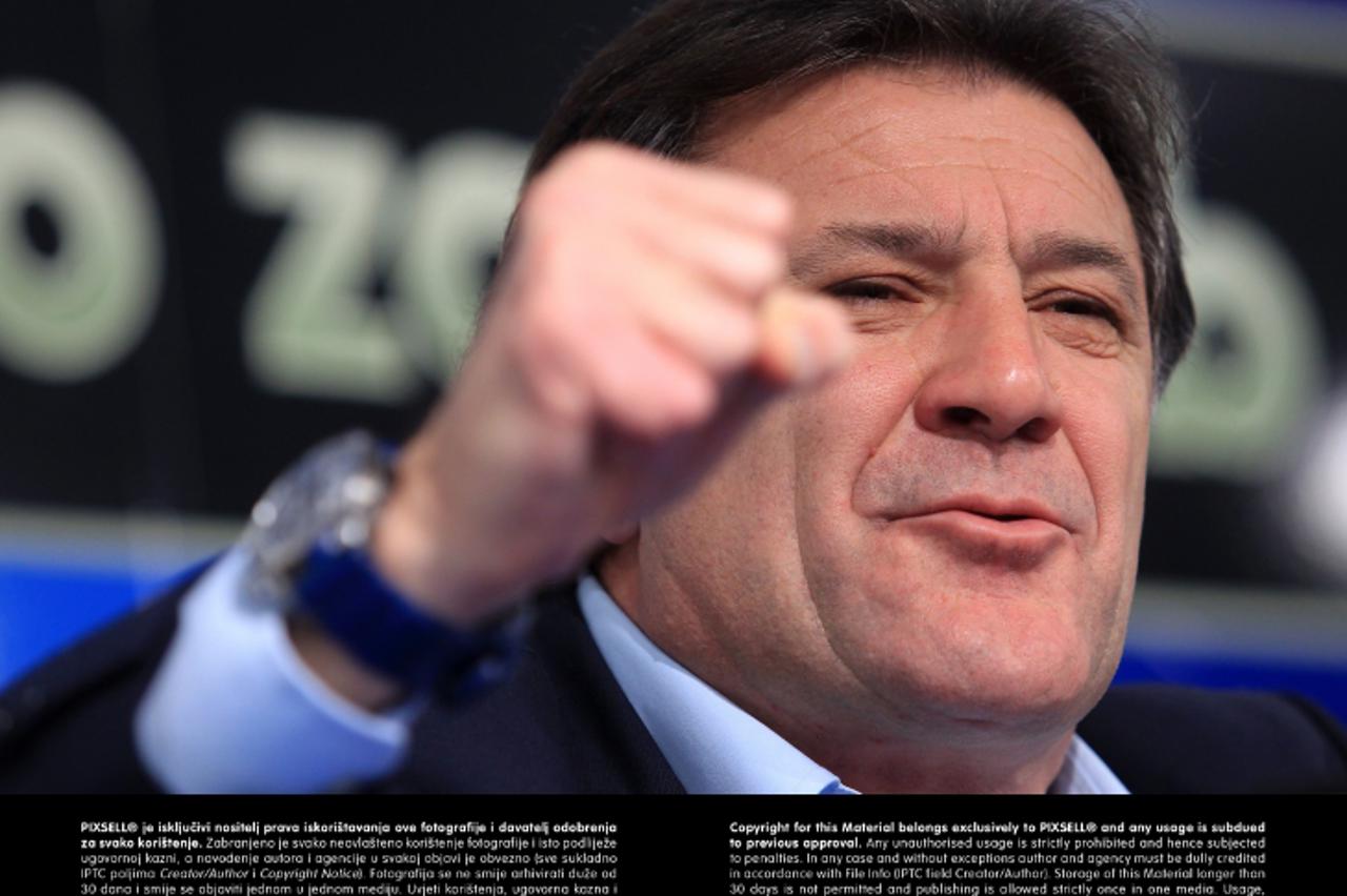 '12.12.2011., Zagreb - Izvrsni direktor GNK Dinama Zdravko Mamic u prostorijama kluba odrzao je konferenciju za medije. Photo: Antonio Bronic/PIXSELL'