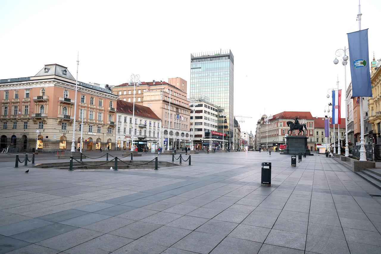 Zagreb: Počeo štrajk ZET-a, Trg prazan kao za vrijeme korone