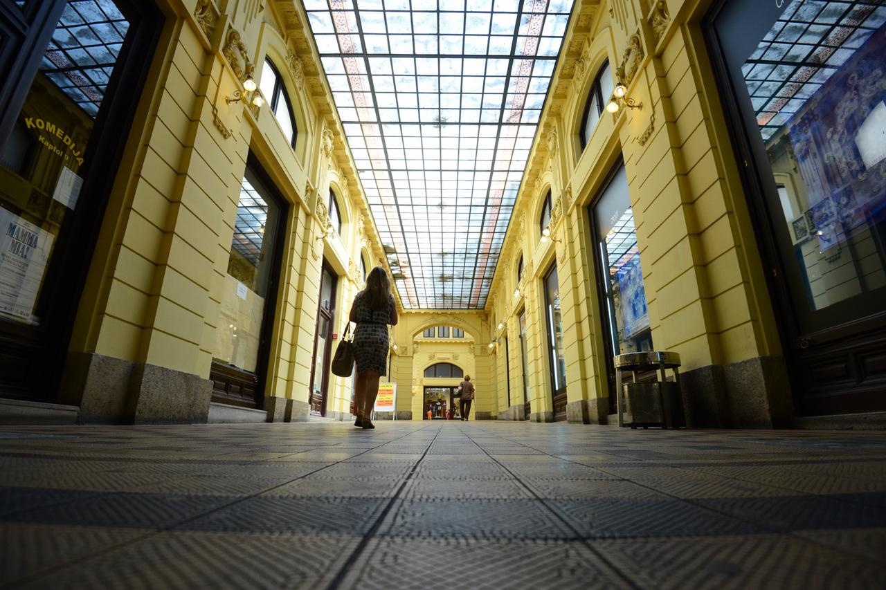 23.07.2015., Zagreb - Derutni prolaz Oktogon  