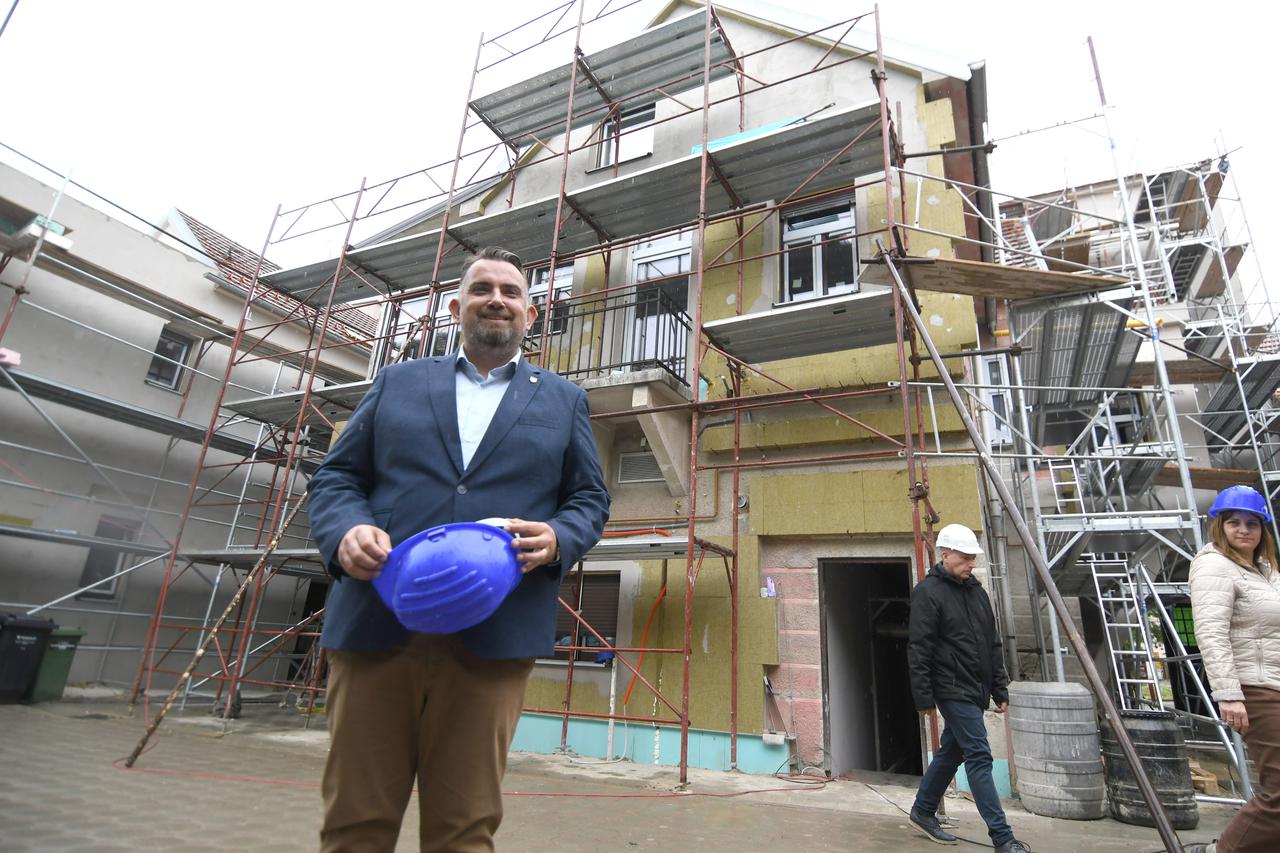 Koprivnica: Župan Tomislav Golubić obišao radove na obnovi povijesne zgrade vrijedne 800.000 eura