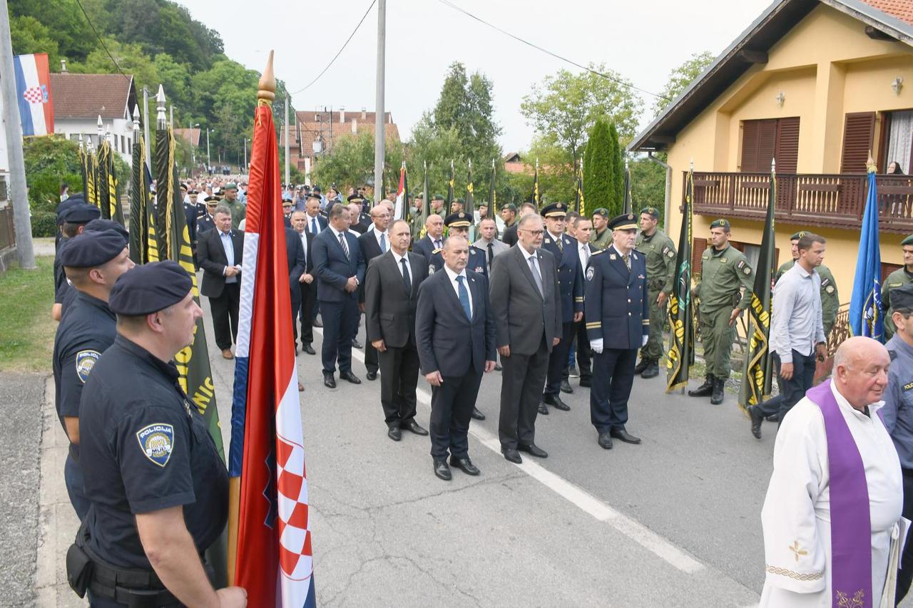 28. godišnjica pogibije 13 hrvatskih redarstvenika u Strugi Banskoj