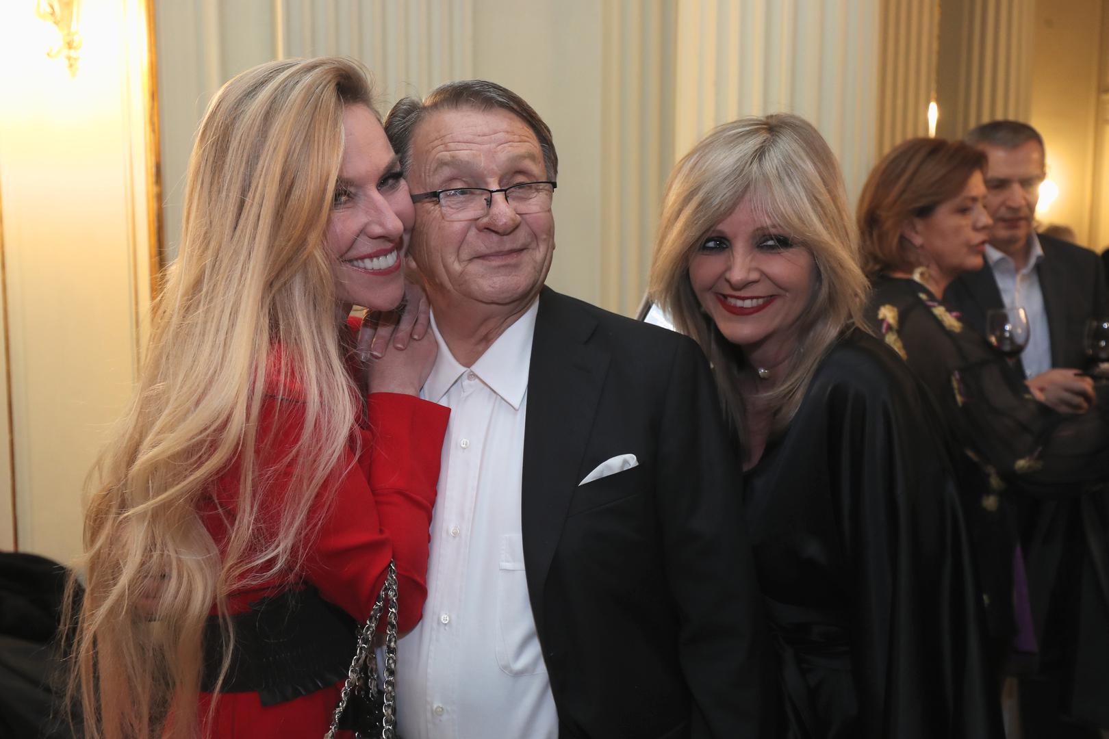 Zvonimira Orešar, Ćiro Blažević i Katarina Milkocić izaslanice gradonačelnika Milana Bandića.