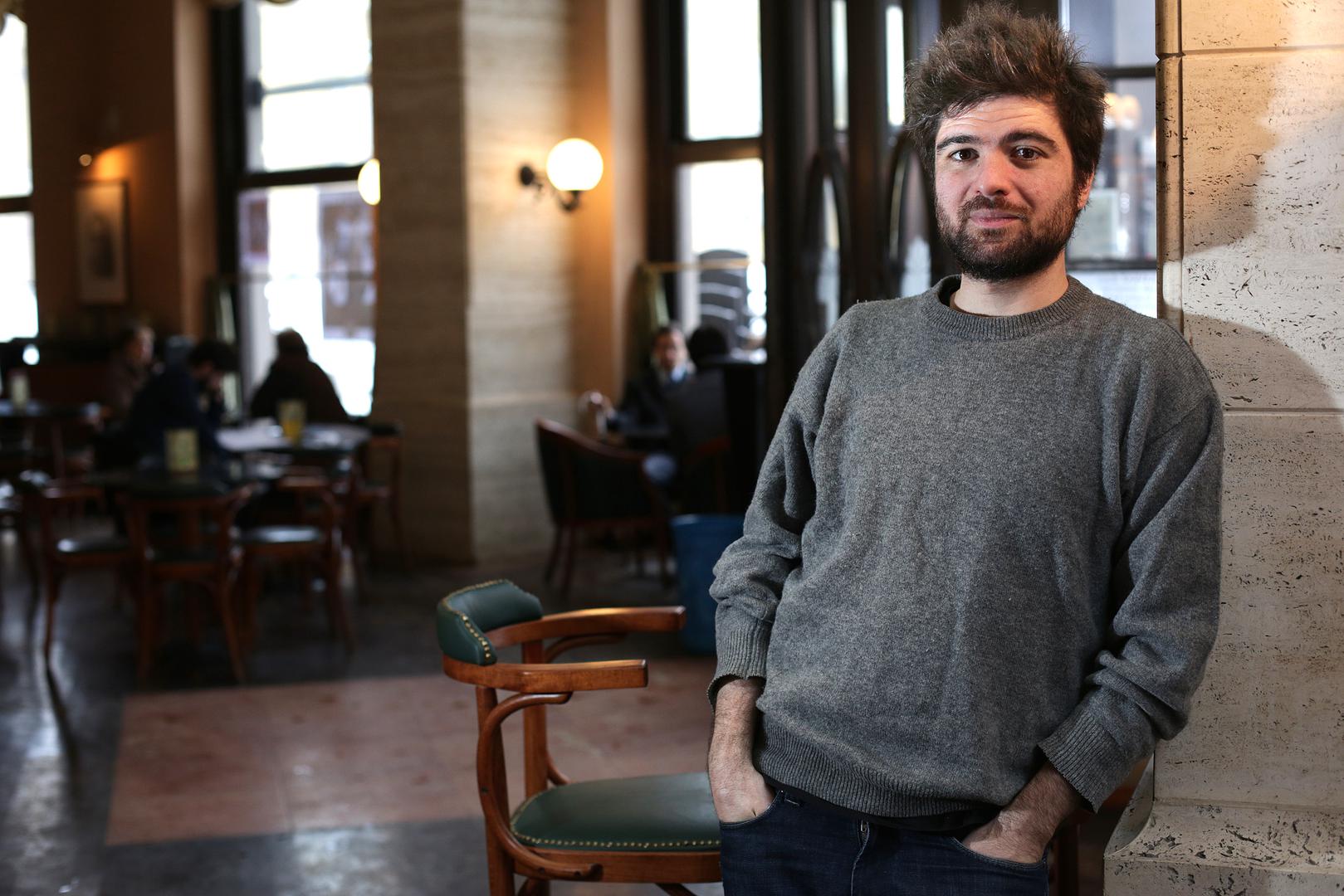  Iz javnosti se nije povukao Filip Riđički koji je u seriji bio mladi buntovnik Matija. Riđički za svoj lik kaže da ga je igrao kako je htio.