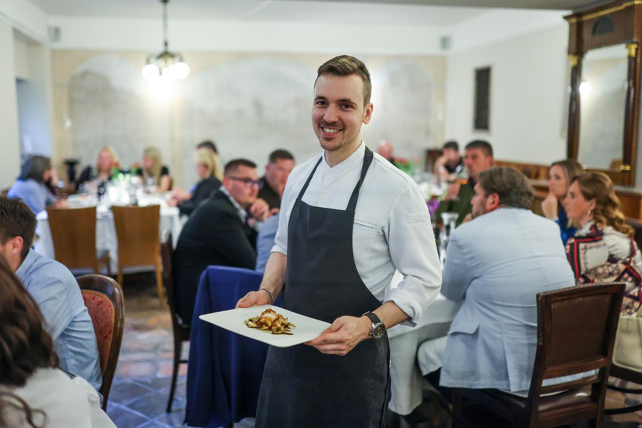 Zagreb: Događaj Vino uz žlicu u restoranu Gallo