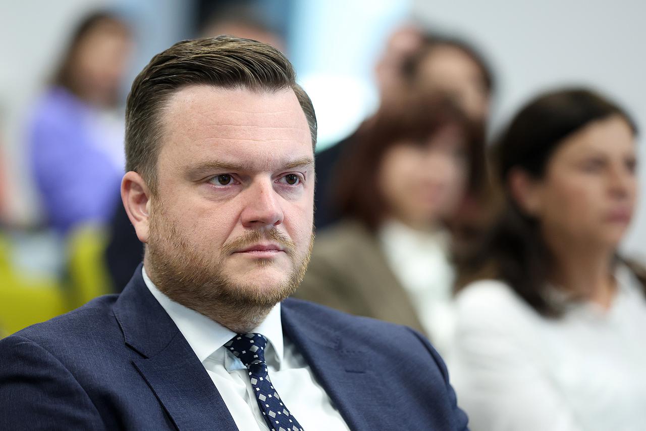 Zagreb: Konferencija "Ulaganja Europske investicijske banke u Ukrajinu i zapadni Balkan: Poslovne prilike za hrvatska društva"