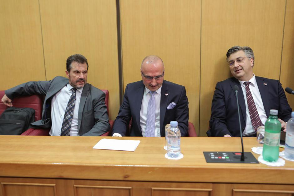 Zagreb: Rasprava u Saboru o opozivu ministra Gordana Grlića Radmana