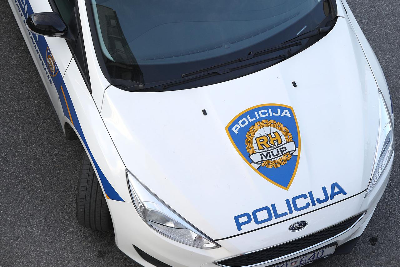 Policijski automobil