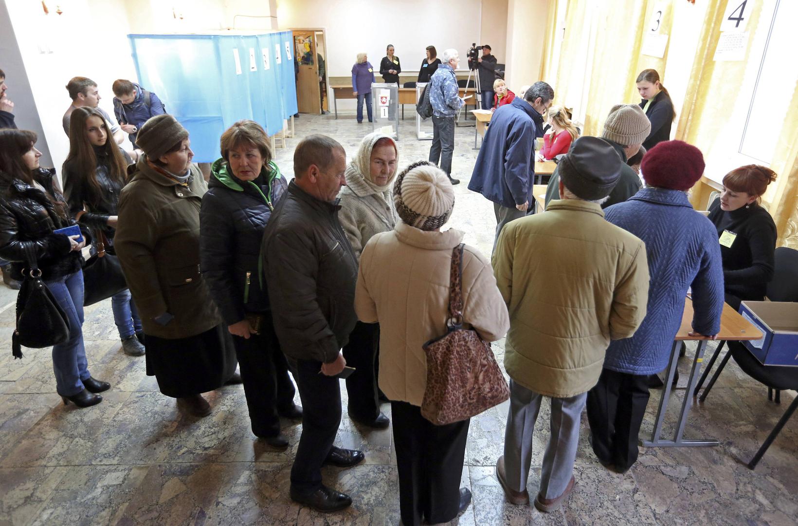 Крым выбирает. Очереди на референдум в Крыму. Голосование в Крыму 2014. Референдум в Крыму 2014 очередь. Референдум в Крыму 2014 голосование.
