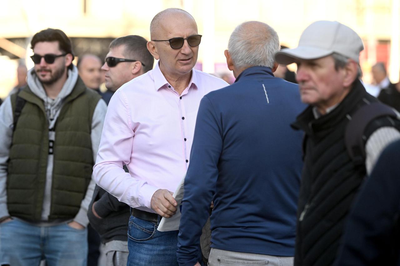 Zagreb: Dario Kordić pridružio se moliteljima