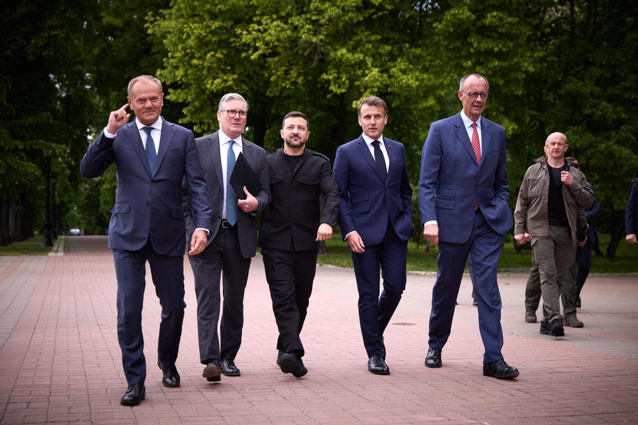 Déplacement d'Emmanuel Macron, Friedrich Merz, Keir Starmer, Donald Tusk et Voloydmyr Zelensky pour participer à la conférence de la Coalition des Volontaires à Kiev
