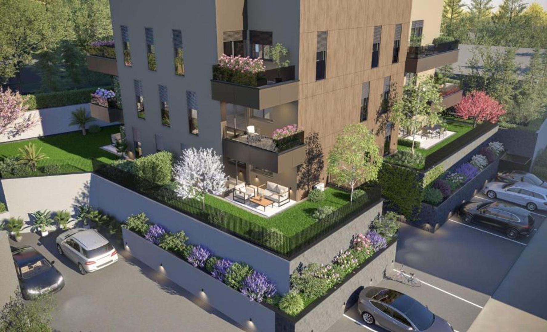 Stan se nalazi u neposrednoj blizini važnih sadržaja poput vrtića, osnovnih i srednjih škola, KBC-a Rebro te Doma zdravlja, a smješten je u mirnom okruženju, povučen od glavne ceste.