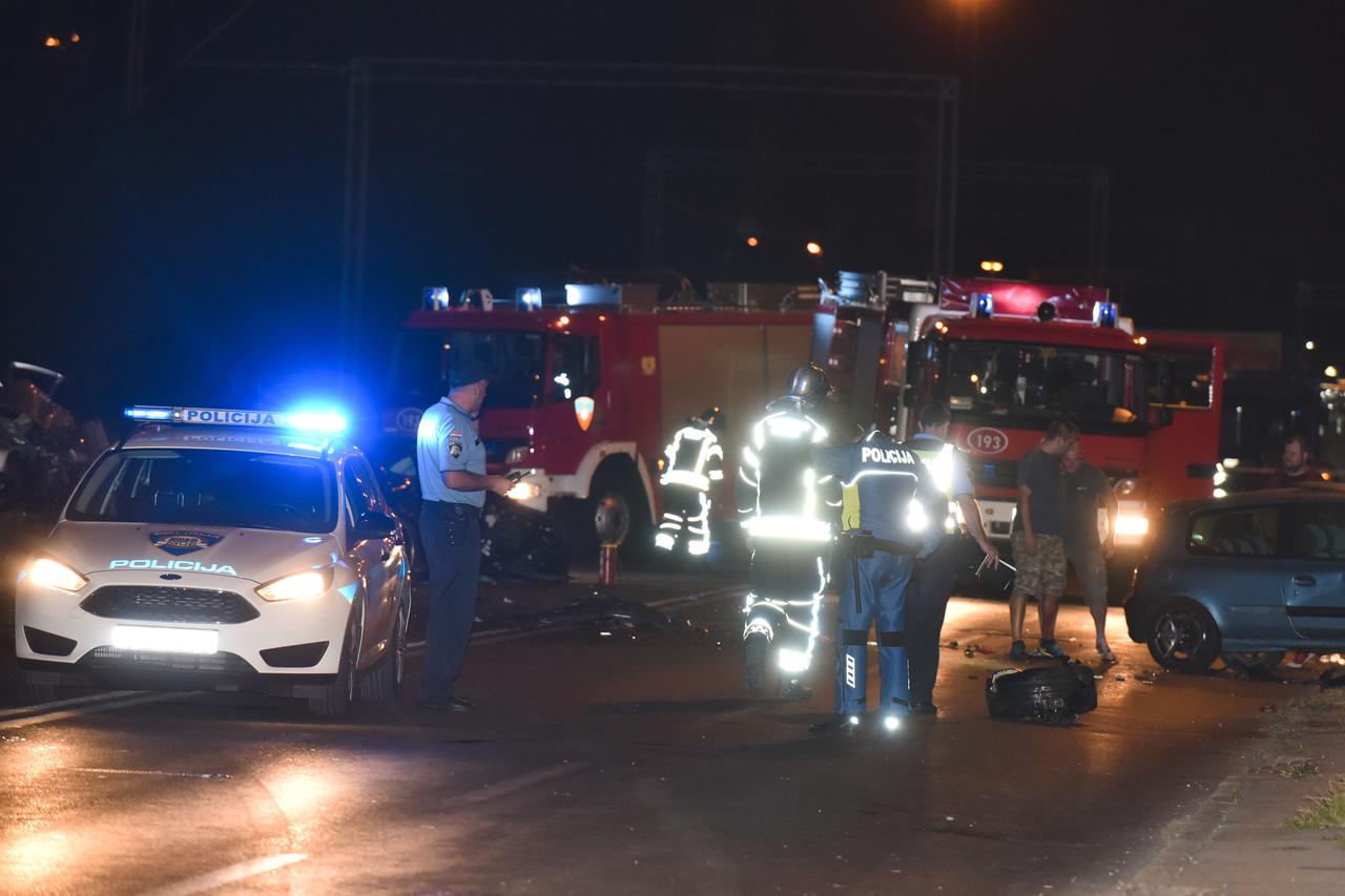 Dvije osobe izgubile život i više ozlijeđenih u teškoj prometnoj nesreći u Ilici