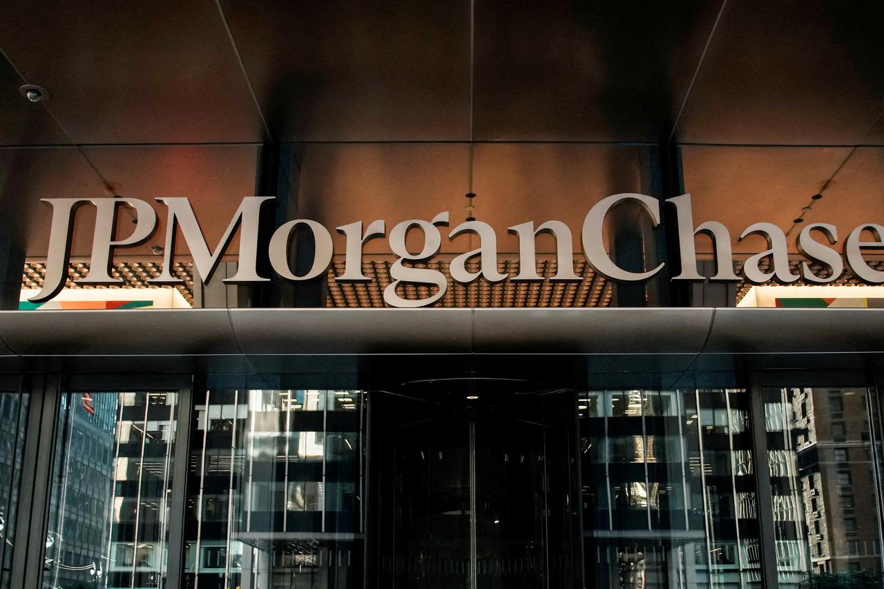FILE PHOTO: JPMorgan Chase hosts ribbon cutting ceremony opening new global headquarters, in New York