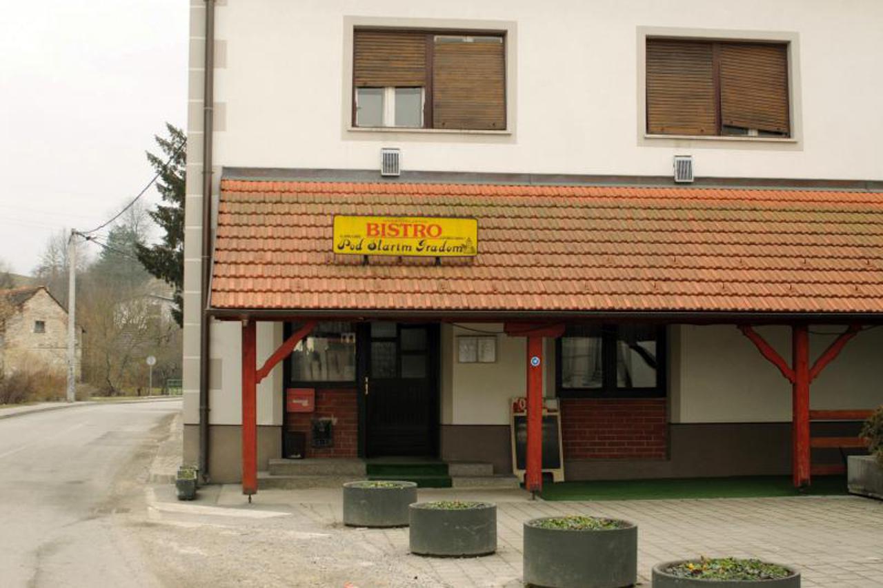 pod starim gradom