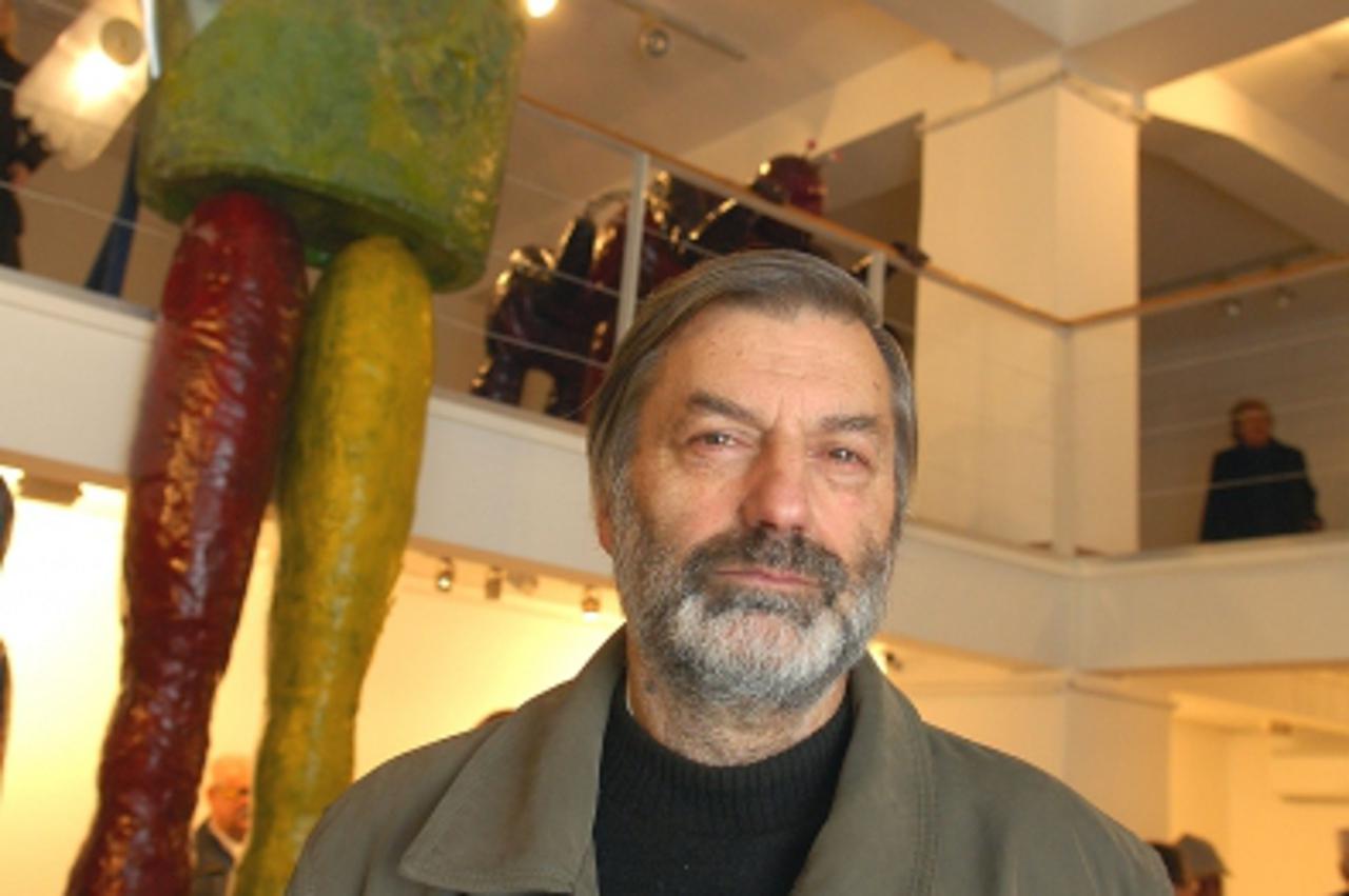 'zagreb zagreb, teslina, , 25.10.2007. galerija forum, ratko petric, ciklus skulptura izlozba,  snimio Patrik Macek'