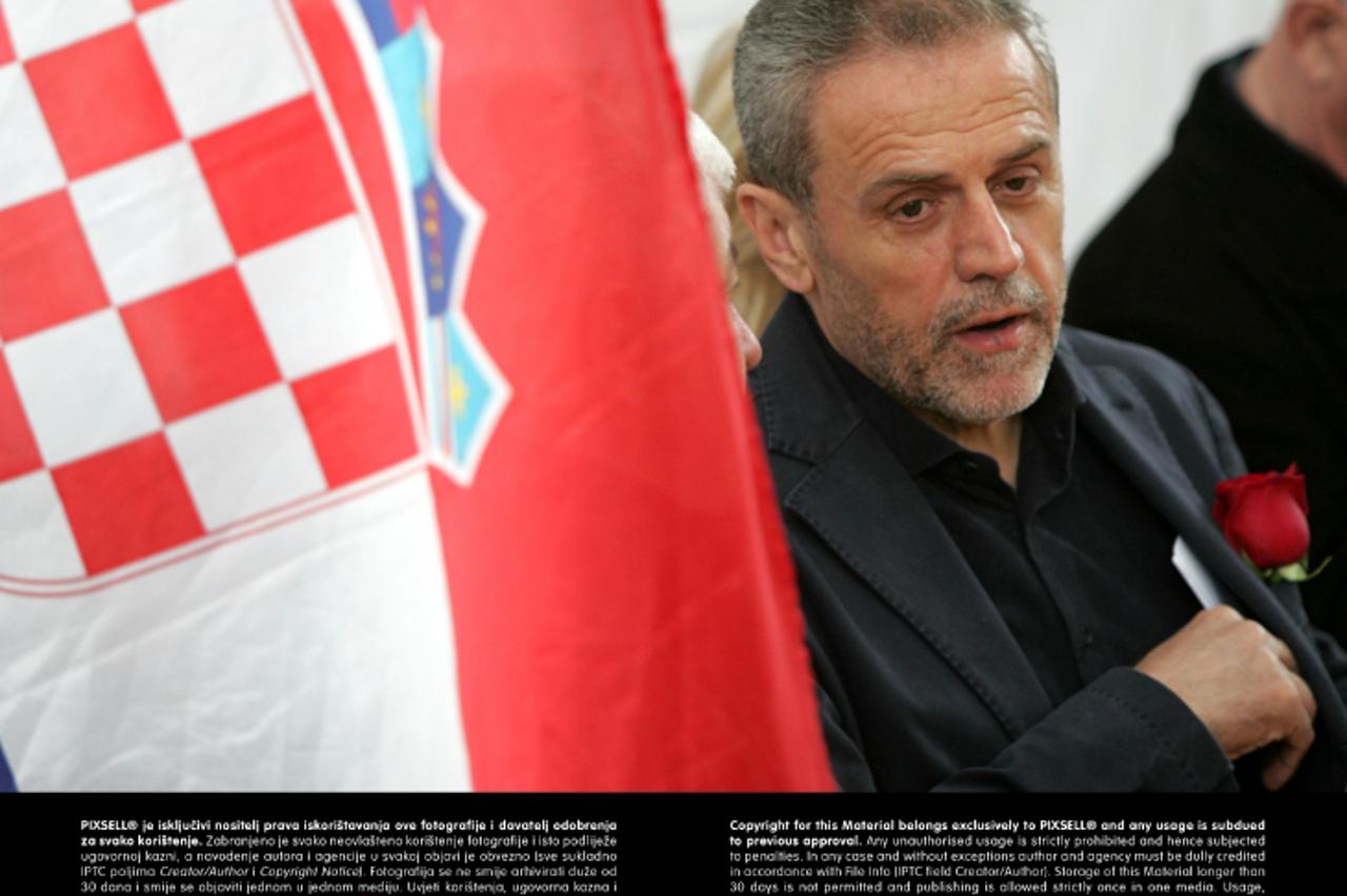 '13.03.2013., Zagreb - Vise od 300 osnovno i srednjoskolaca iz cijelog Zagreba sudjelovalo je na natjecanju pruzanja prve pomoci u Osnovnoj skoli J.Klovica. Ucenici su ne natjecali u vise teorijskih i