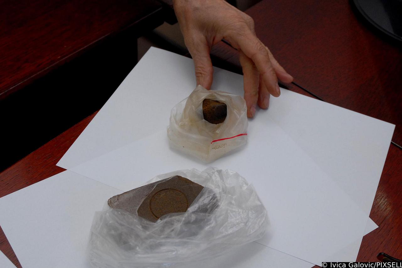 Slavonski Brod: Policija na grani?nom prijelazu zaplijenila ve?u koli?inu droge