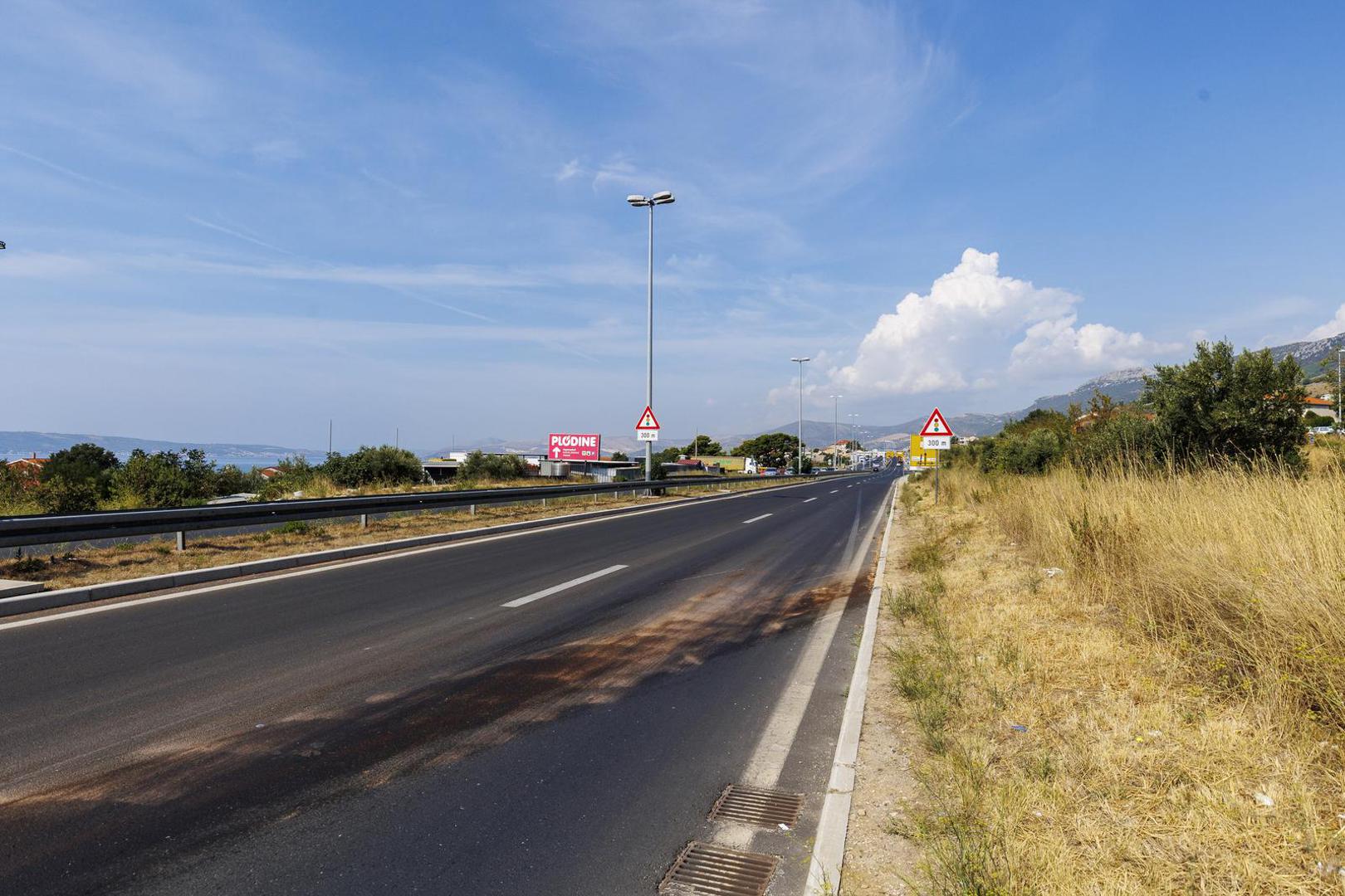 28.08.2022., Kastel Sucurac - U 01:22 sati na brzoj cesti u Kastel Sucurcu doslo je do prometne nesrece u kojoj su sudjelovali automobil i motocikl. U nesreci je poginuo vozac motocikla, Milan Livaja, otac nogometasa Hajduka Marka Livaje. Photo: Miroslav Lelas/PIXSELL