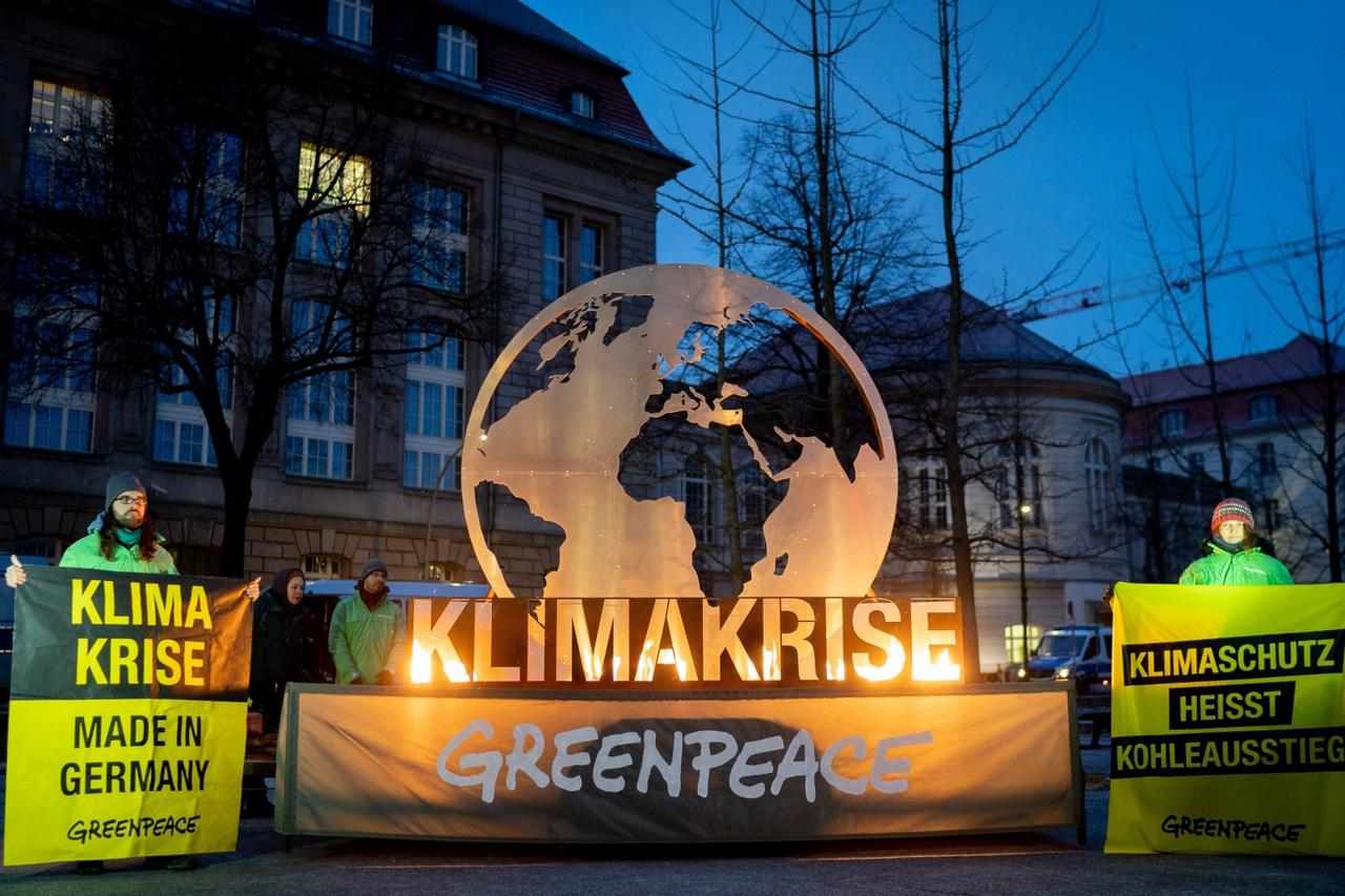 Meeting of the Coal Commission - Demonstration