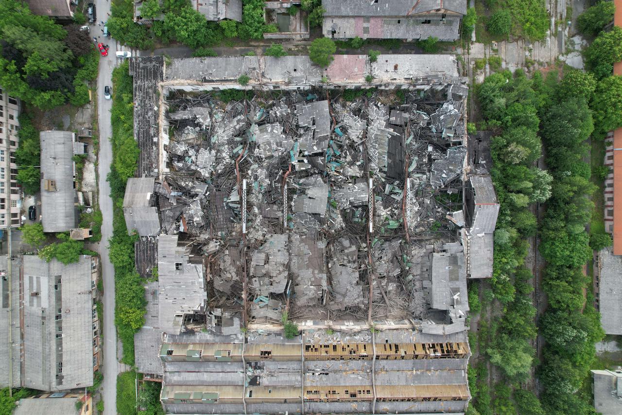 Zagreb: Pogled iz zraka na urušen krov u tvornici Gredelj