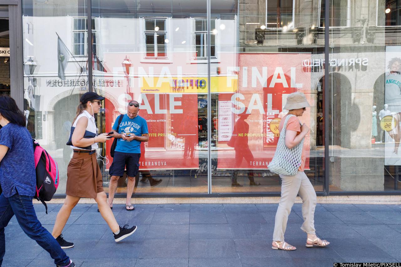 Zagreb: Ljetna sniženja u trgovinama u Ilici