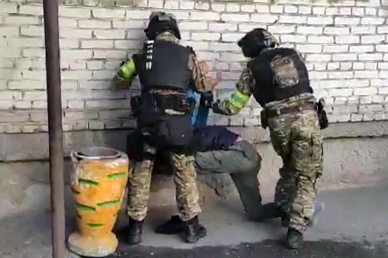 FSB detains 22 suspected Uzbek Islamists in 3 Russian regions