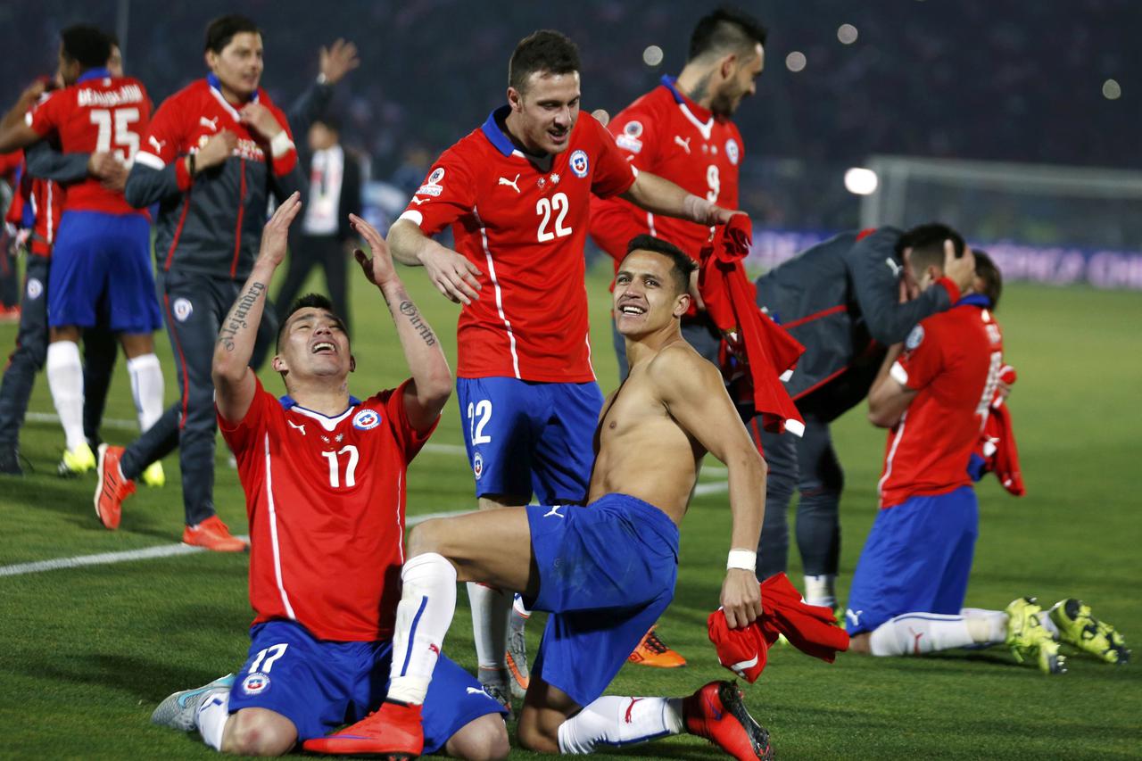 Gary Medel, Angelo Henriquez, Alexis Sanchez 