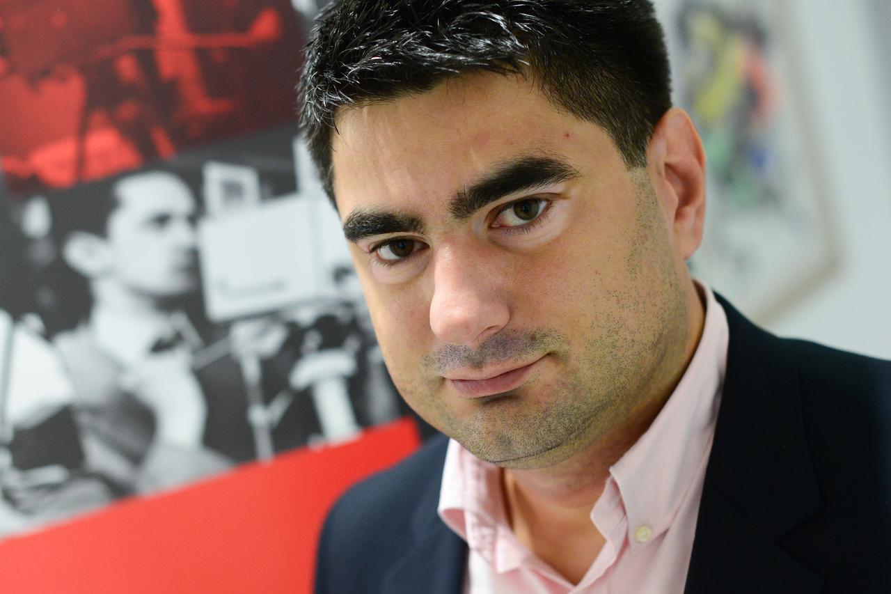 Siniša Kovačić priprema doktorat na temu medijske manipulacije i manipulacije u medijima