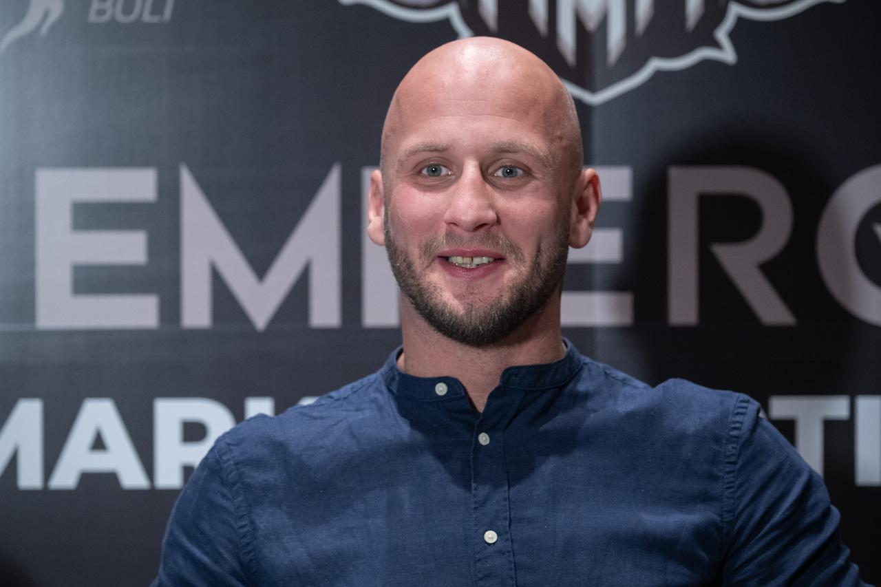 Zagreb: Dvostruki svjetski prvak u bare-knuckle boksu, Marko Martinjak, održao konferenciju za medije