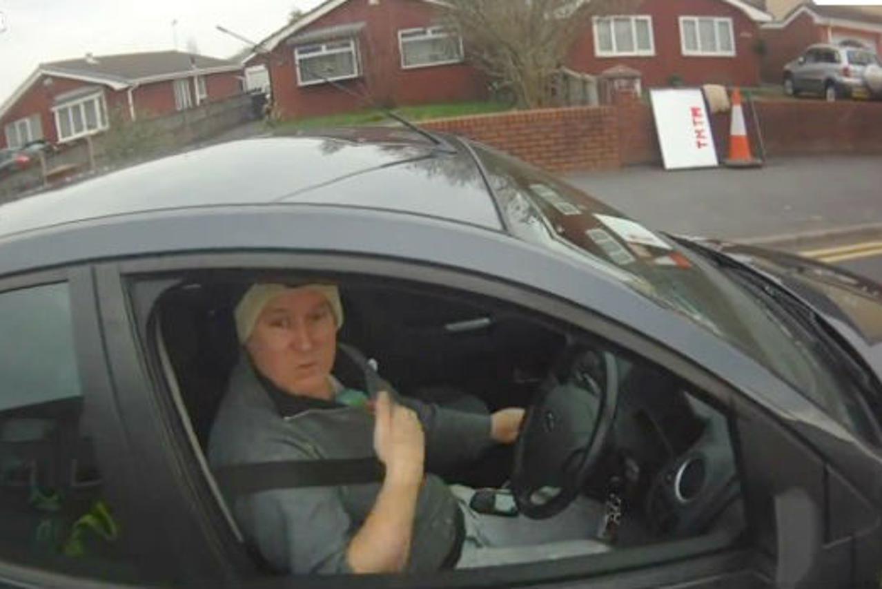 Vozač žurio veterinaru 