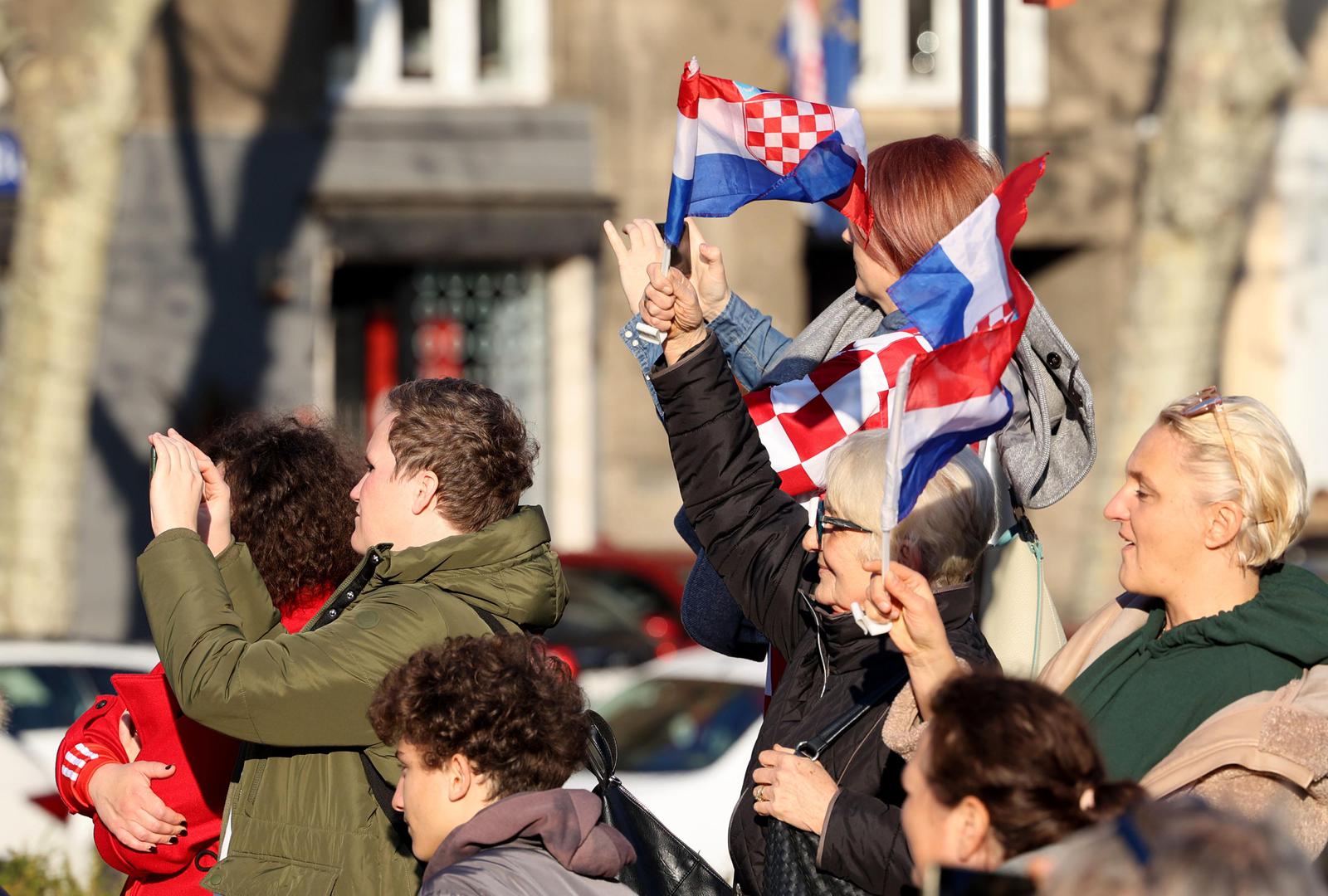 Na prosvjed su stigli građani iz svih dijelova Hrvatske.