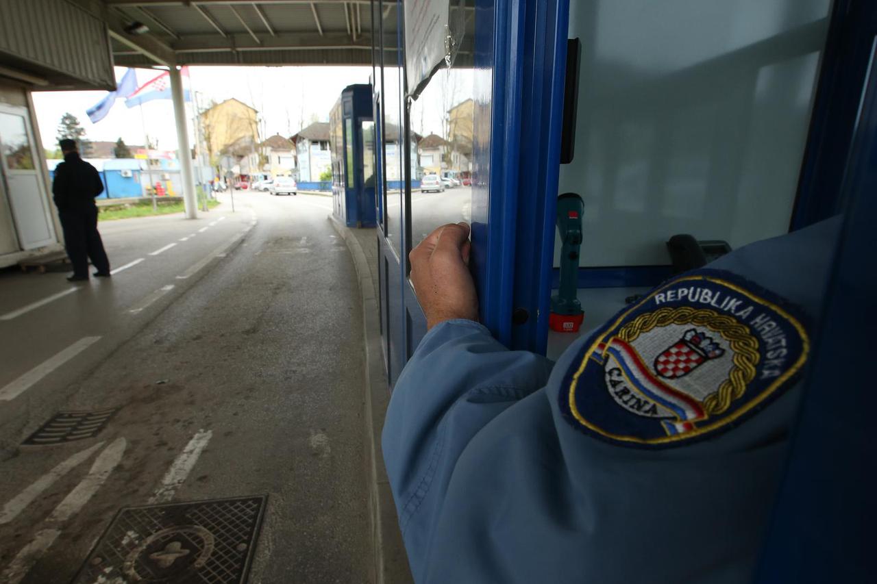 Hrv. Kostajnica: Na grani?nom prijelazu na hrvatskoj strani nalazi se i carinska služba BiH