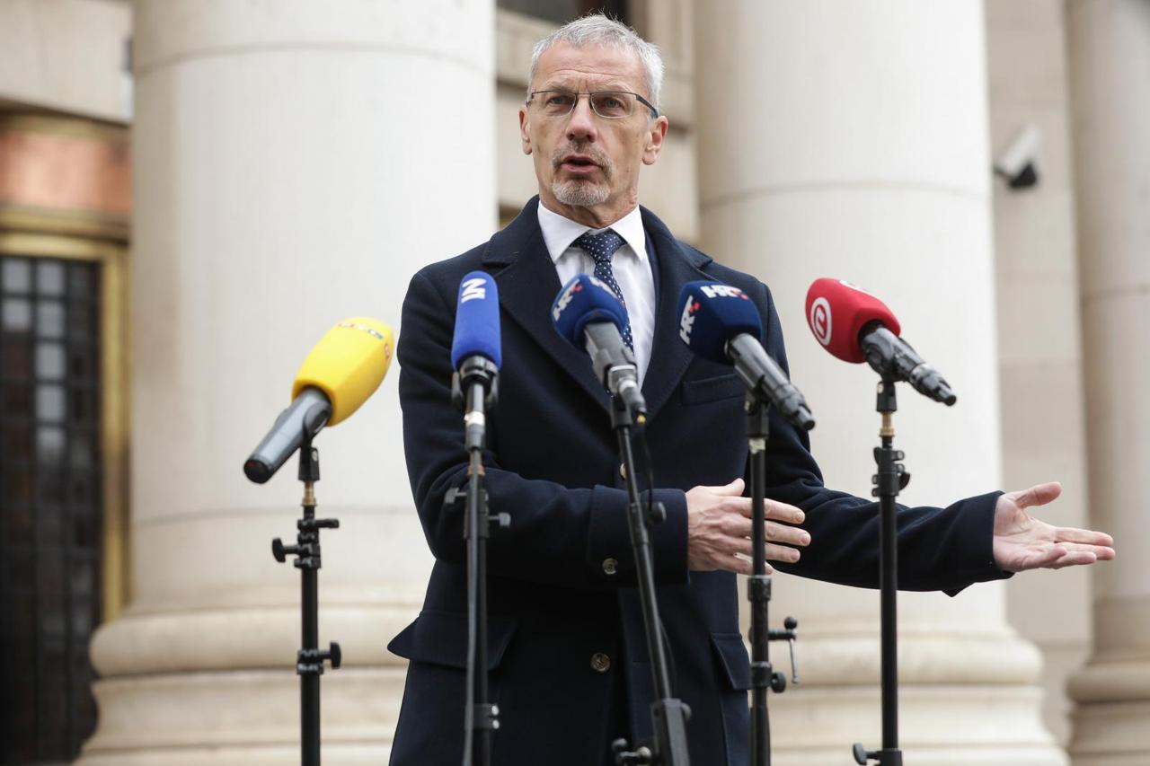 Zagreb: Nakon završetka godišnjeg brifinga HNB-a, guverner Boris Vujčić obratio se medijima