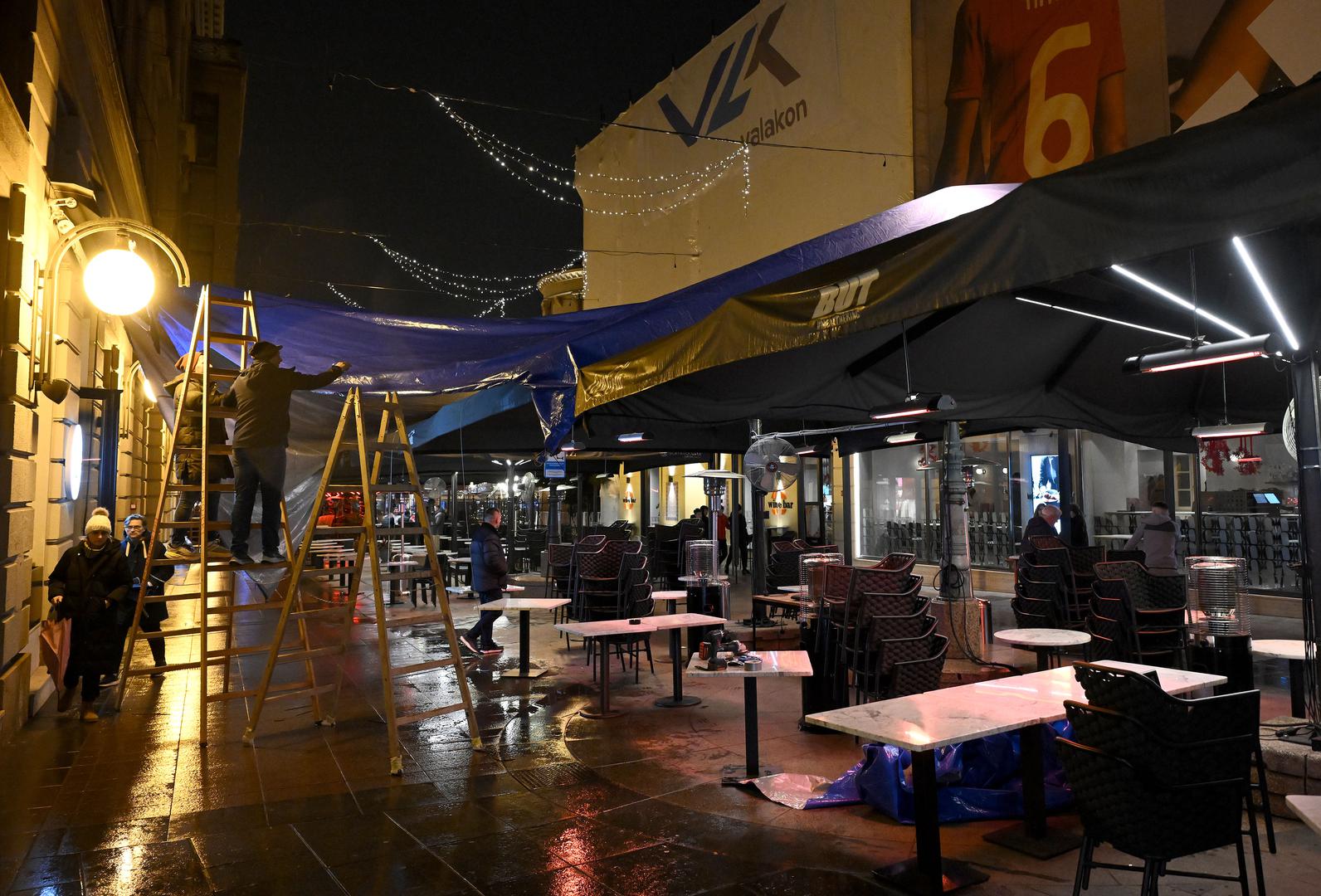 Kafići u centru Zagreba na sve načine žele privući goste na Badnjak.